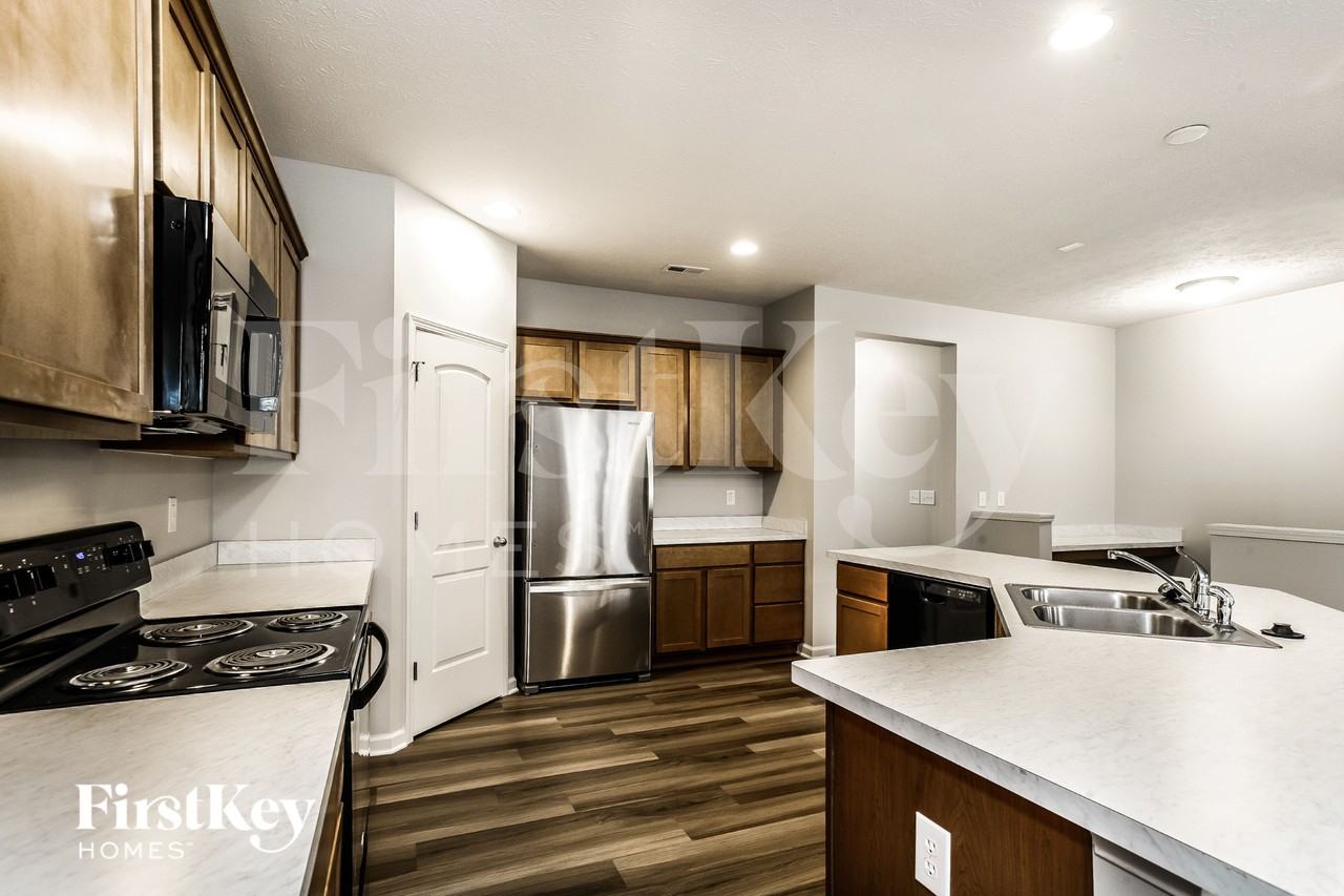 4653 Rainwater Ln - Photo 7 of 18