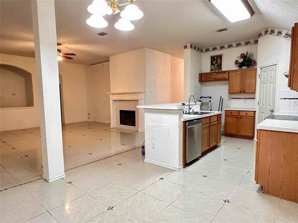 3531 Tamarack Dr - Photo 3 of 17