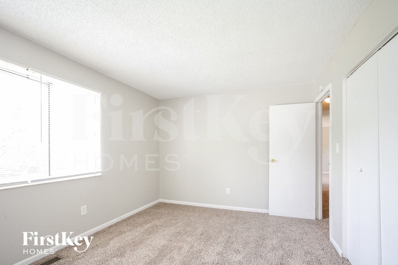 9431 Pepperidge Dr - Photo 7 of 15