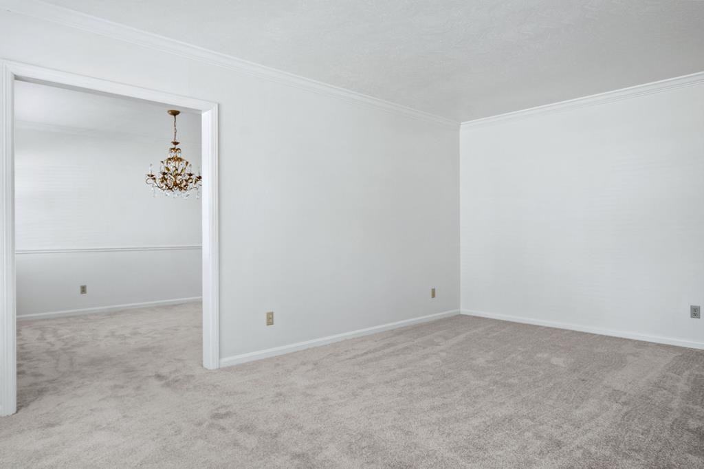 1708 Marbury Ln - Photo 4 of 31