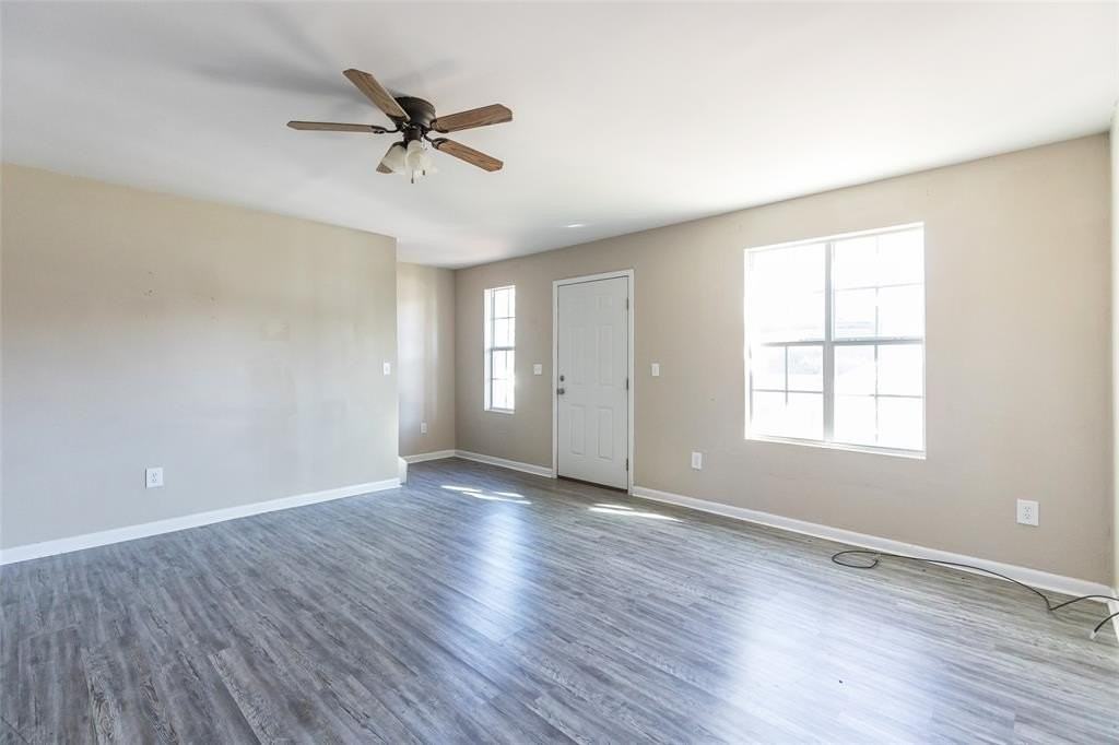 701 S Marsh St #D - Photo 5 of 29