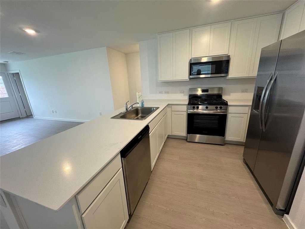 913 Birkdale Dr - Photo 5 of 8