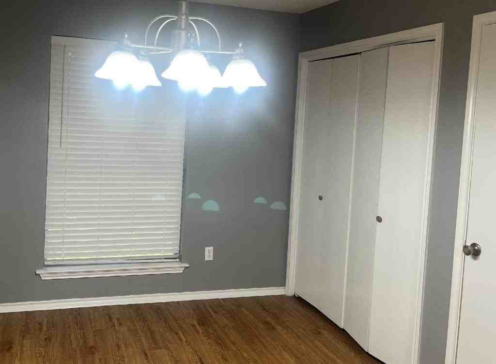 215 Christina Pl - Photo 4 of 10