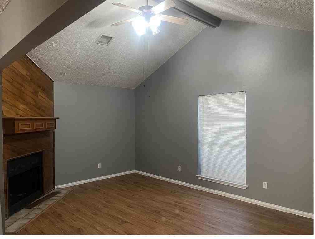 215 Christina Pl - Photo 5 of 10