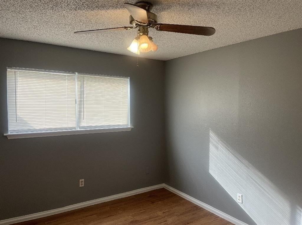 215 Christina Pl - Photo 7 of 10