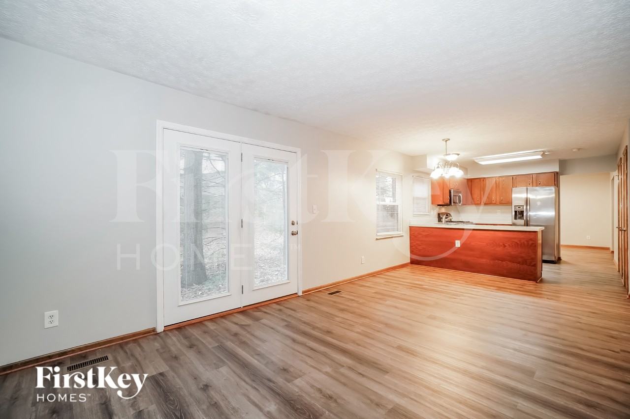 819 Lindenhaven Ct - Photo 7 of 19