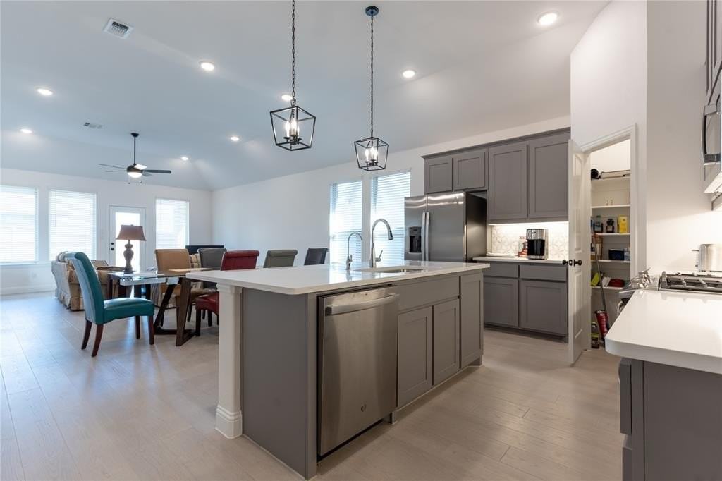 5200 Woodway Dr - Photo 6 of 23