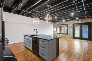 330 W Lamar St #202 - Photo 1 of 1