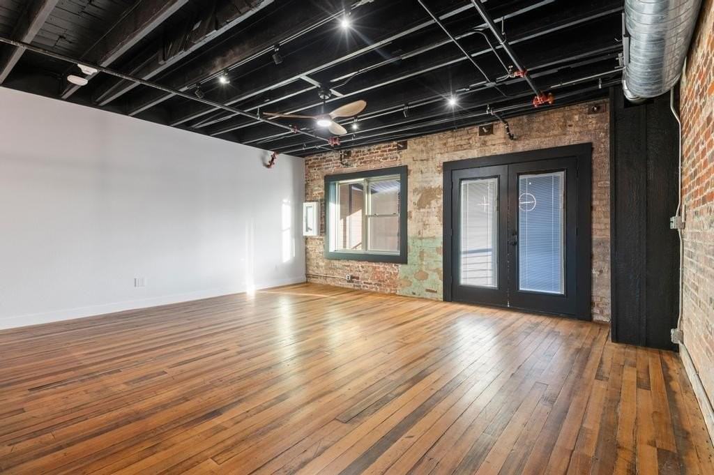 330 W Lamar St #202 - Photo 4 of 24