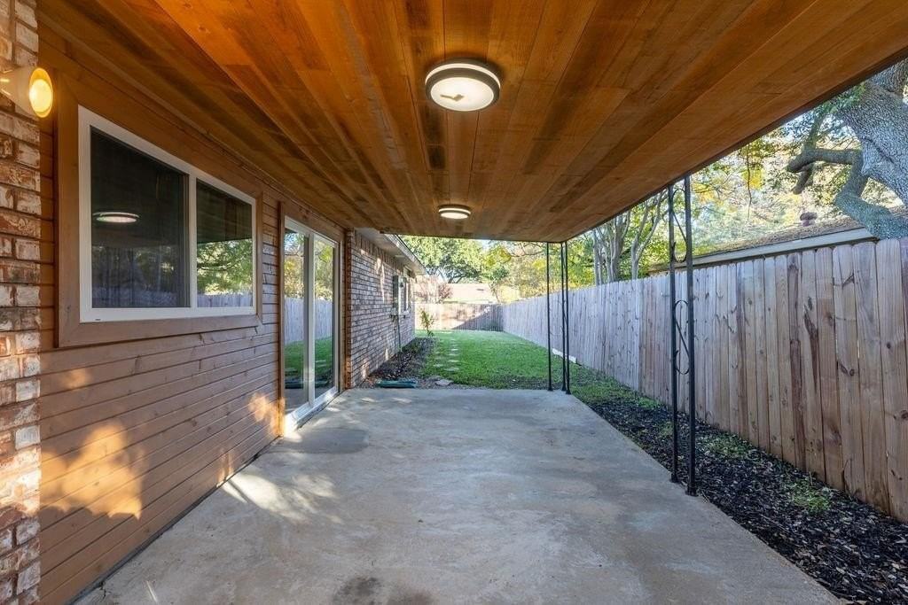 6222 Mccartney Ln - Photo 2 of 31