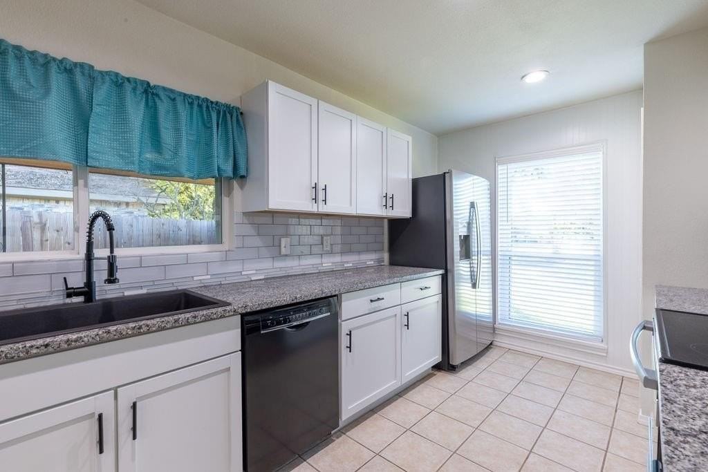 6222 Mccartney Ln - Photo 7 of 31