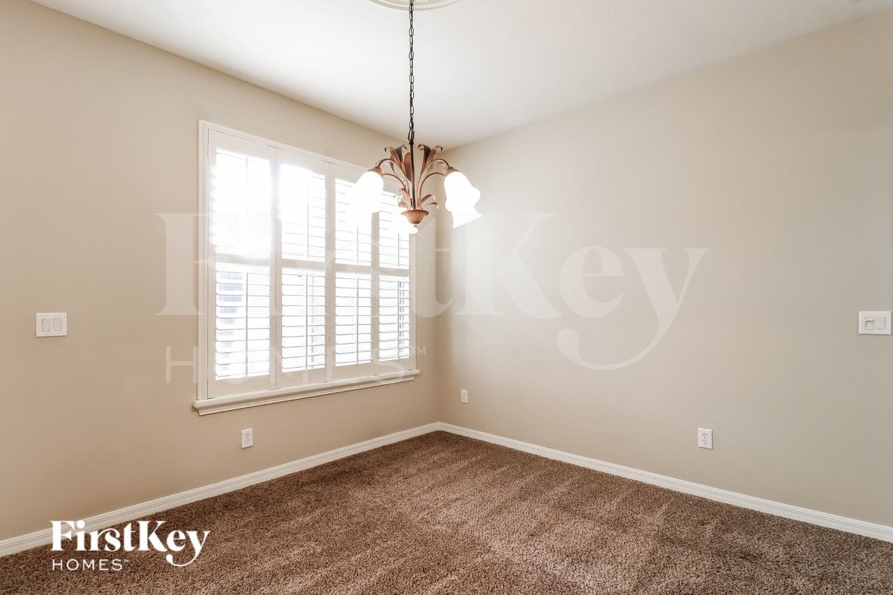 7820 Riverwood Oaks Dr - Photo 3 of 15