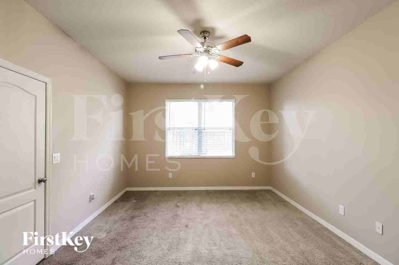 7820 Riverwood Oaks Dr - Photo 5 of 15