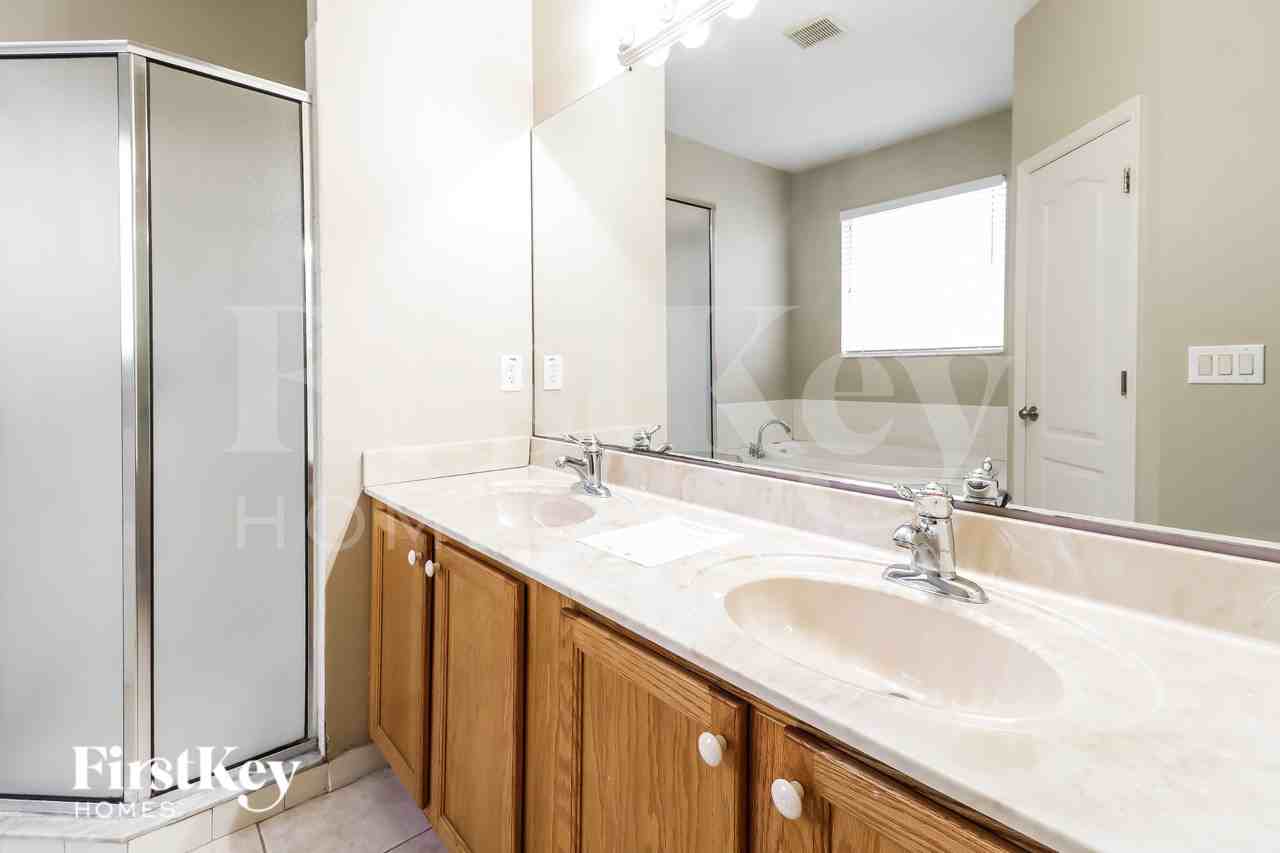 7820 Riverwood Oaks Dr - Photo 6 of 15