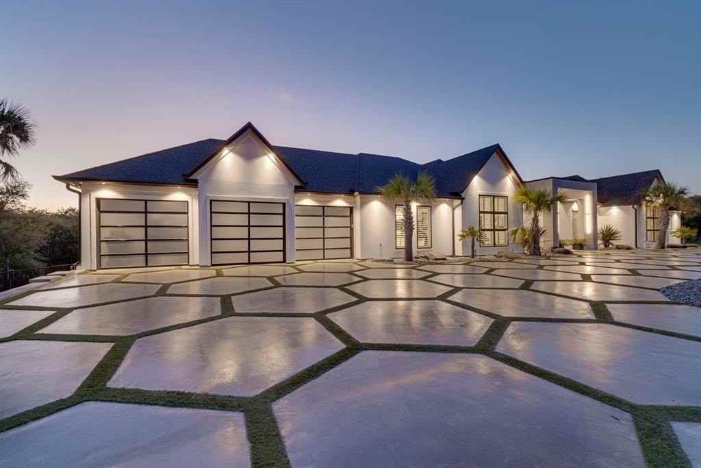 10039 Crestridge Dr - Photo 2 of 38