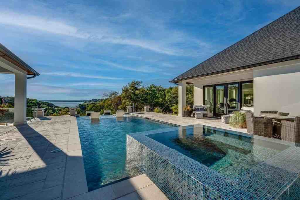 10039 Crestridge Dr - Photo 7 of 38