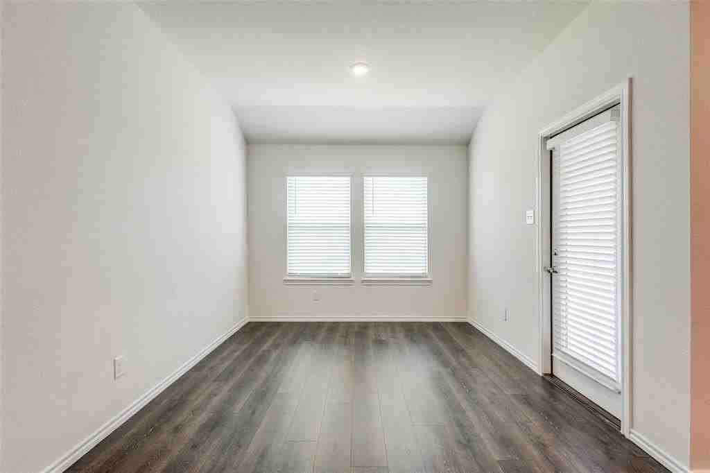 111 Barbara Ln - Photo 6 of 23