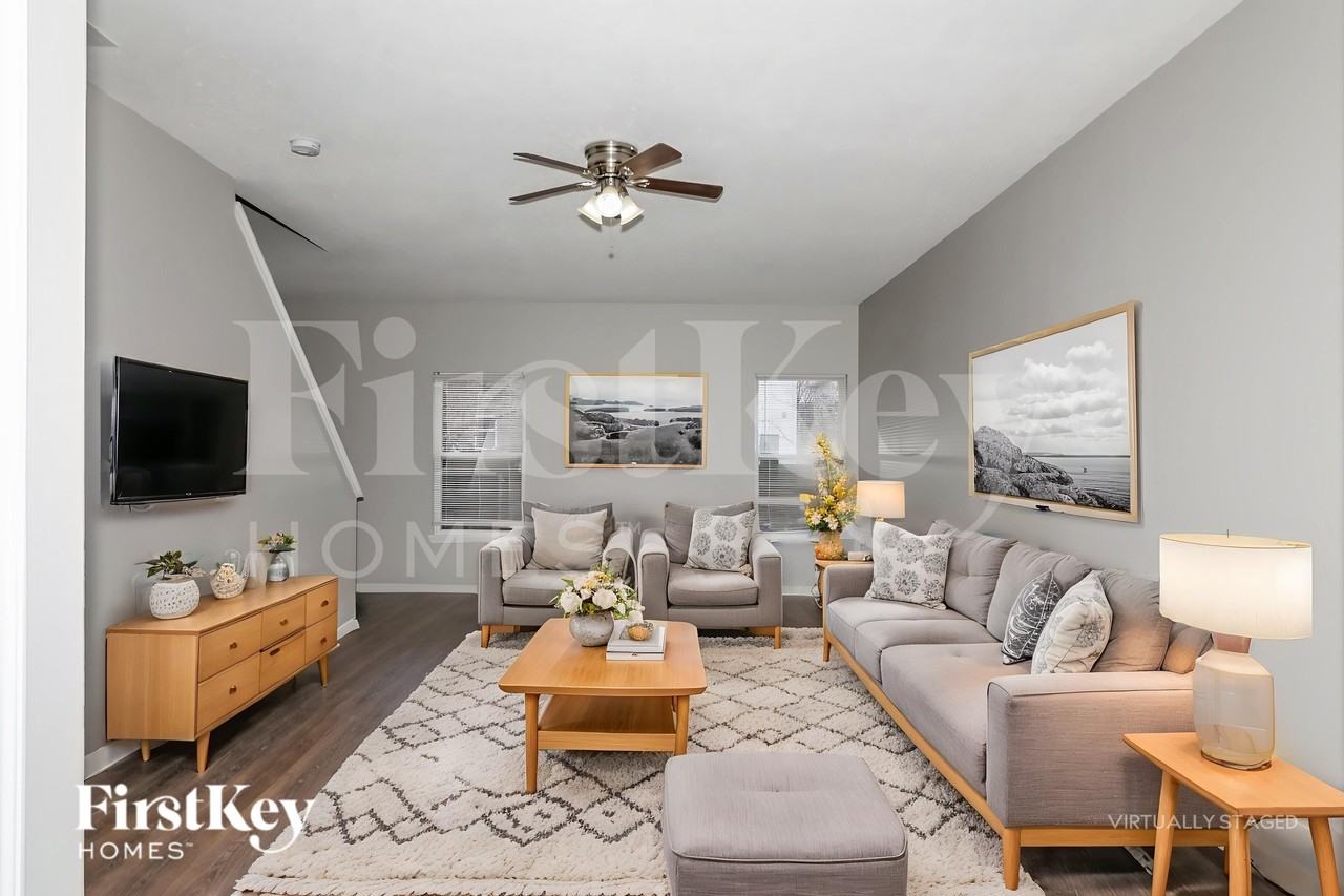 7138 Parklake Pl - Photo 3 of 19