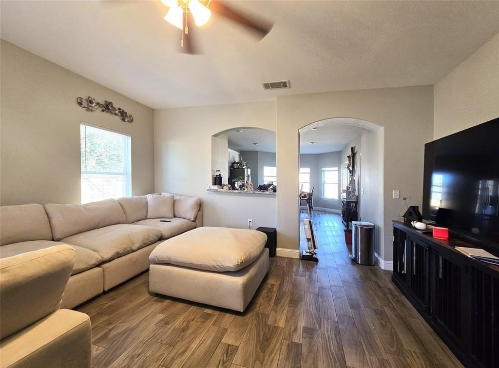 4134 Ball St - Photo 6 of 33