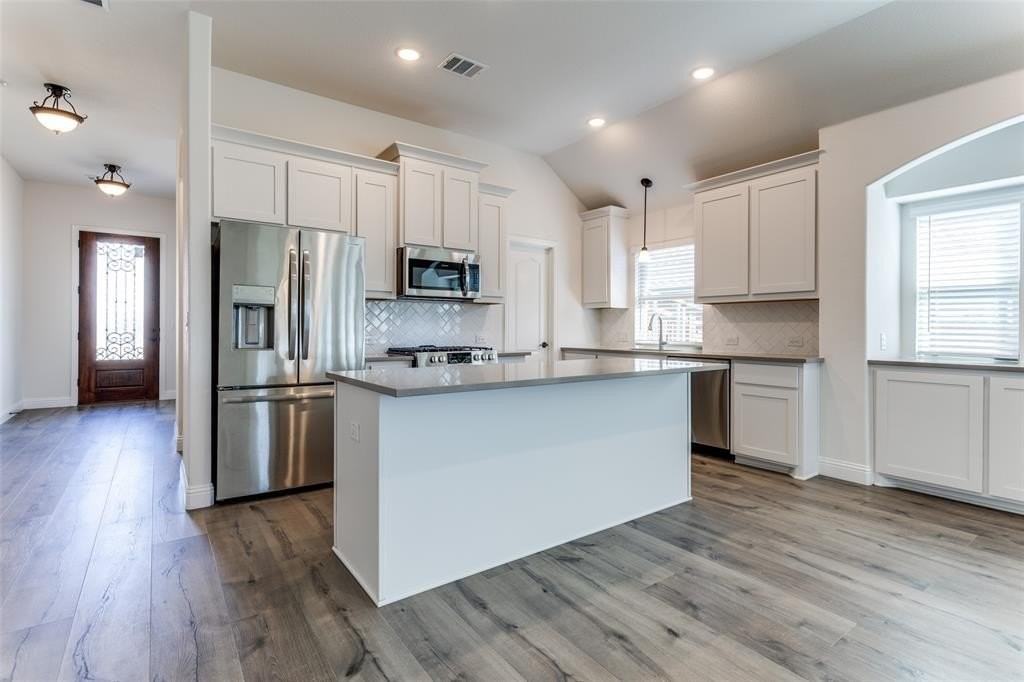 5409 Pooley Ln - Photo 4 of 25