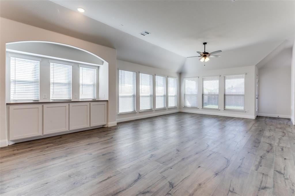 5409 Pooley Ln - Photo 6 of 25