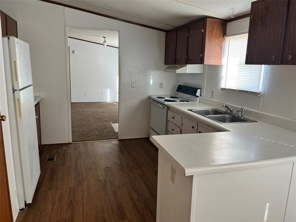 1139 Market St - Photo 6 of 12