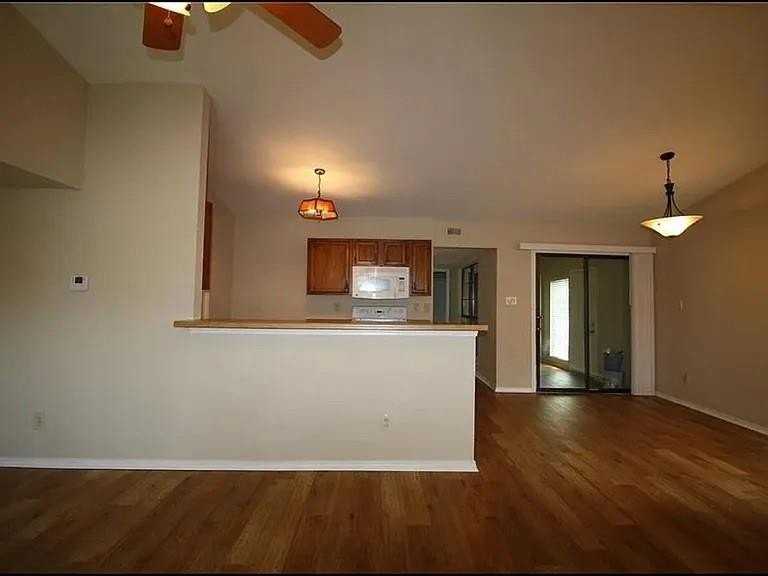 4529 Carr St - Photo 6 of 17