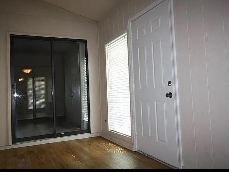 4529 Carr St - Photo 7 of 17