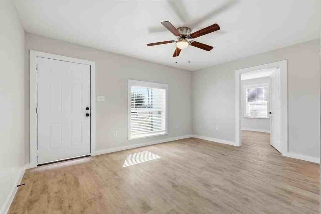 2859 Marjorie Ave - Photo 4 of 18