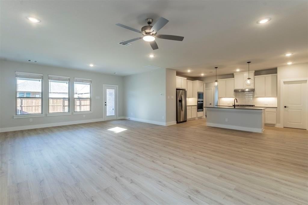 2257 Vista Way - Photo 5 of 33