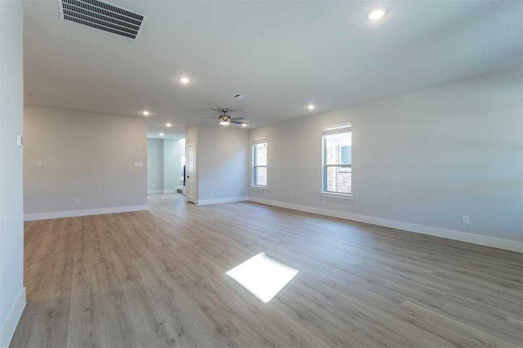 2257 Vista Way - Photo 7 of 33