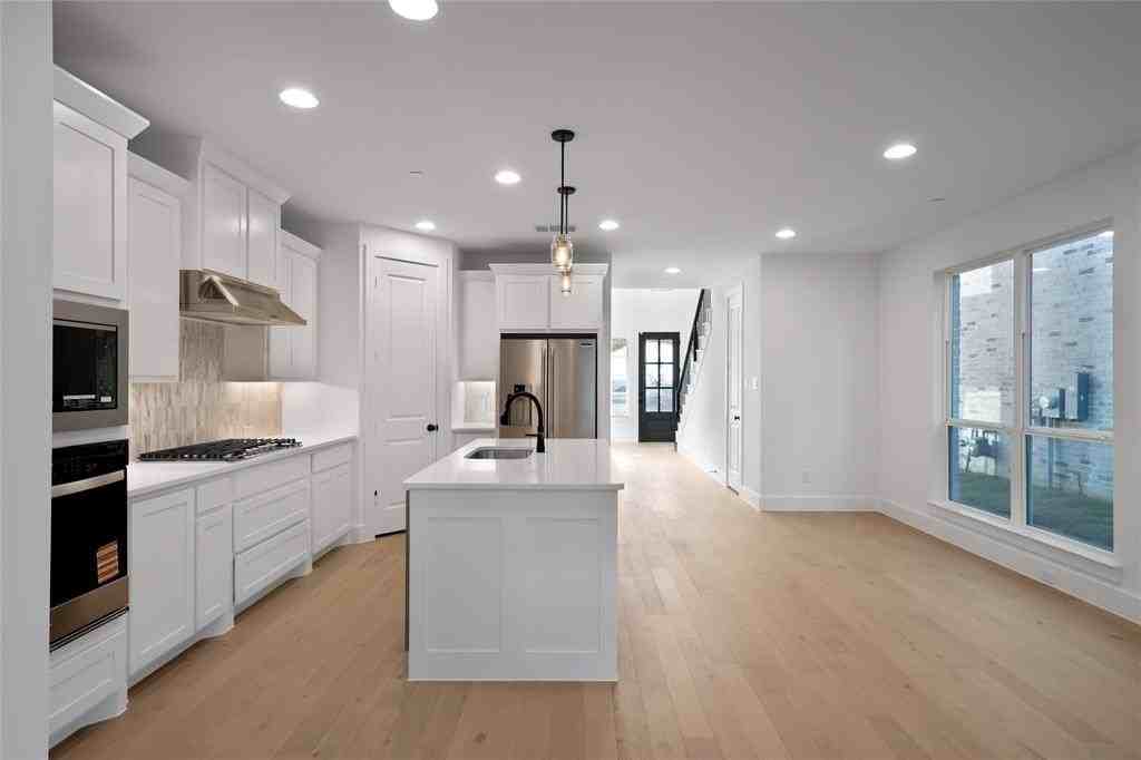 3117 Sir Judge Dr - Photo 7 of 35