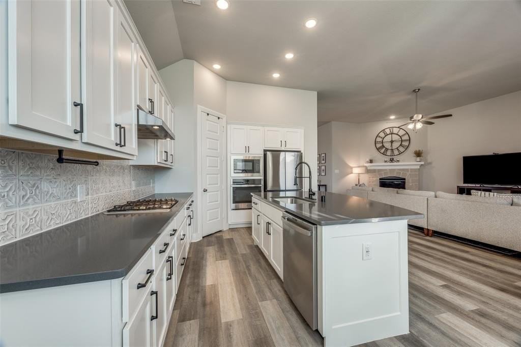 817 Markham Dr - Photo 7 of 27