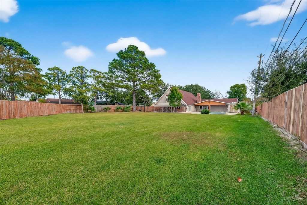 4901 Burning Tree Dr - Photo 7 of 8