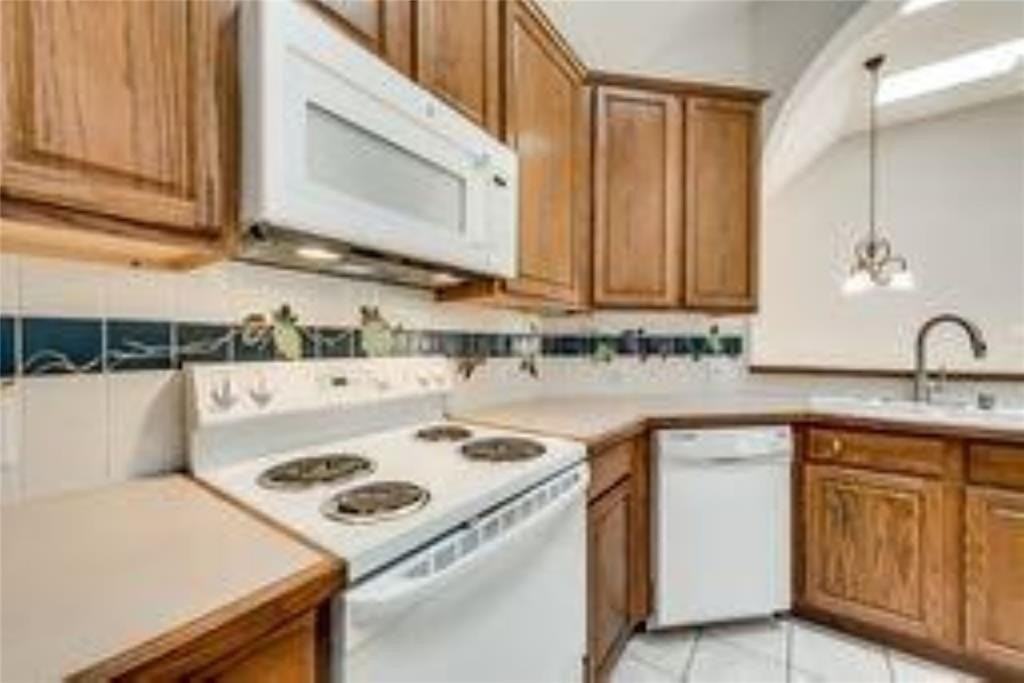 8417 Catskill Ct - Photo 6 of 17