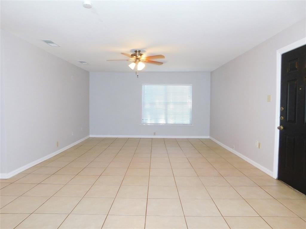 714 N Ruddell St - Photo 3 of 20