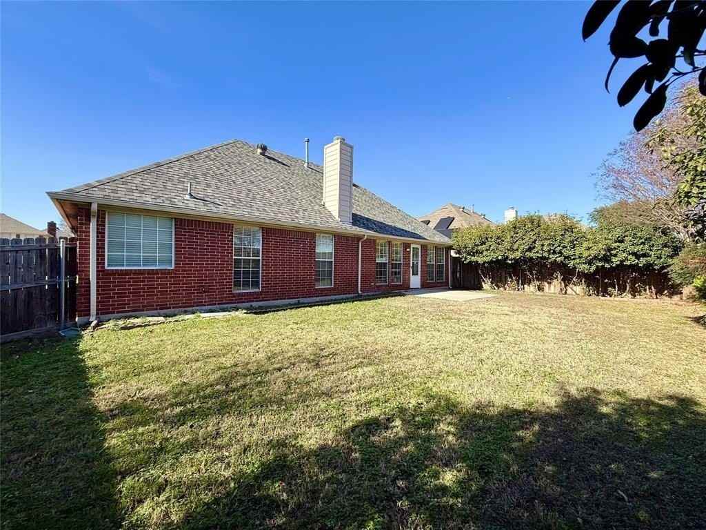 2324 Treyburn Ct - Photo 2 of 11