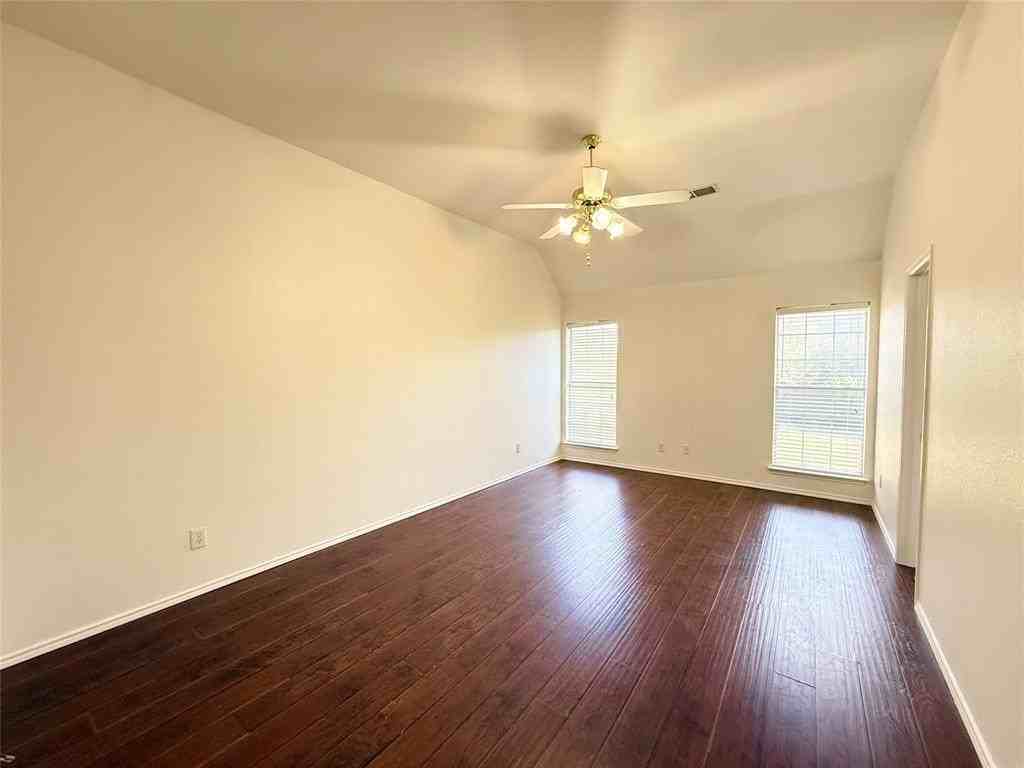 2324 Treyburn Ct - Photo 6 of 11