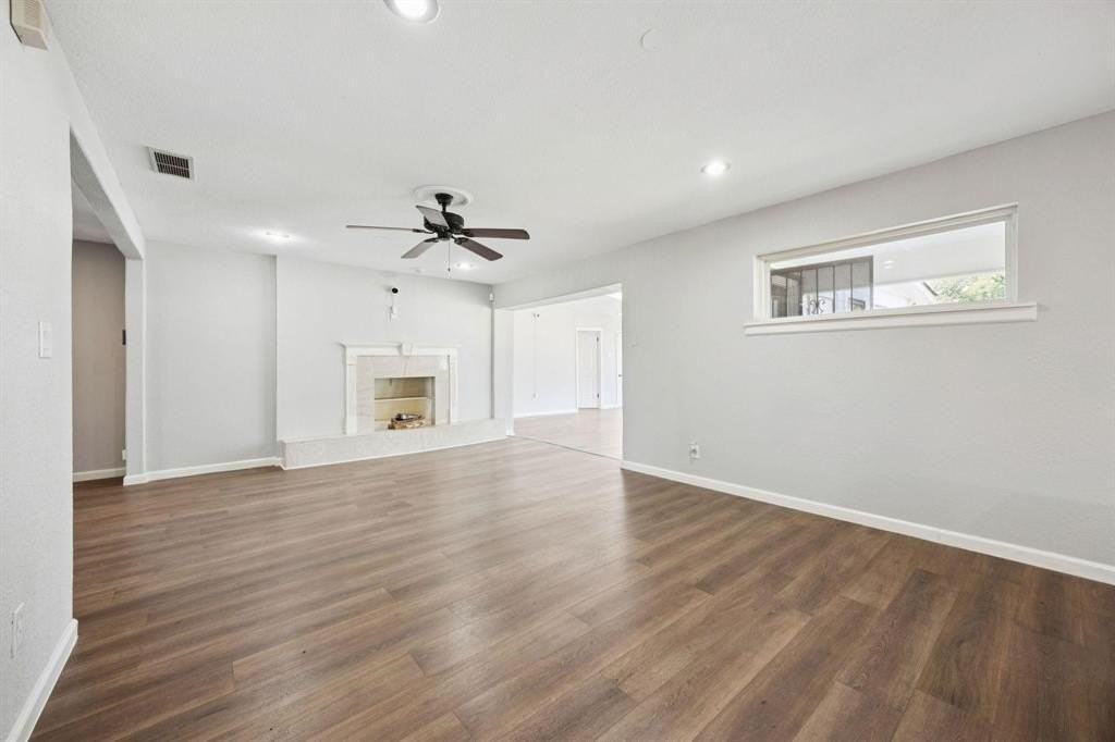 2801 Clearbrook Dr - Photo 5 of 25