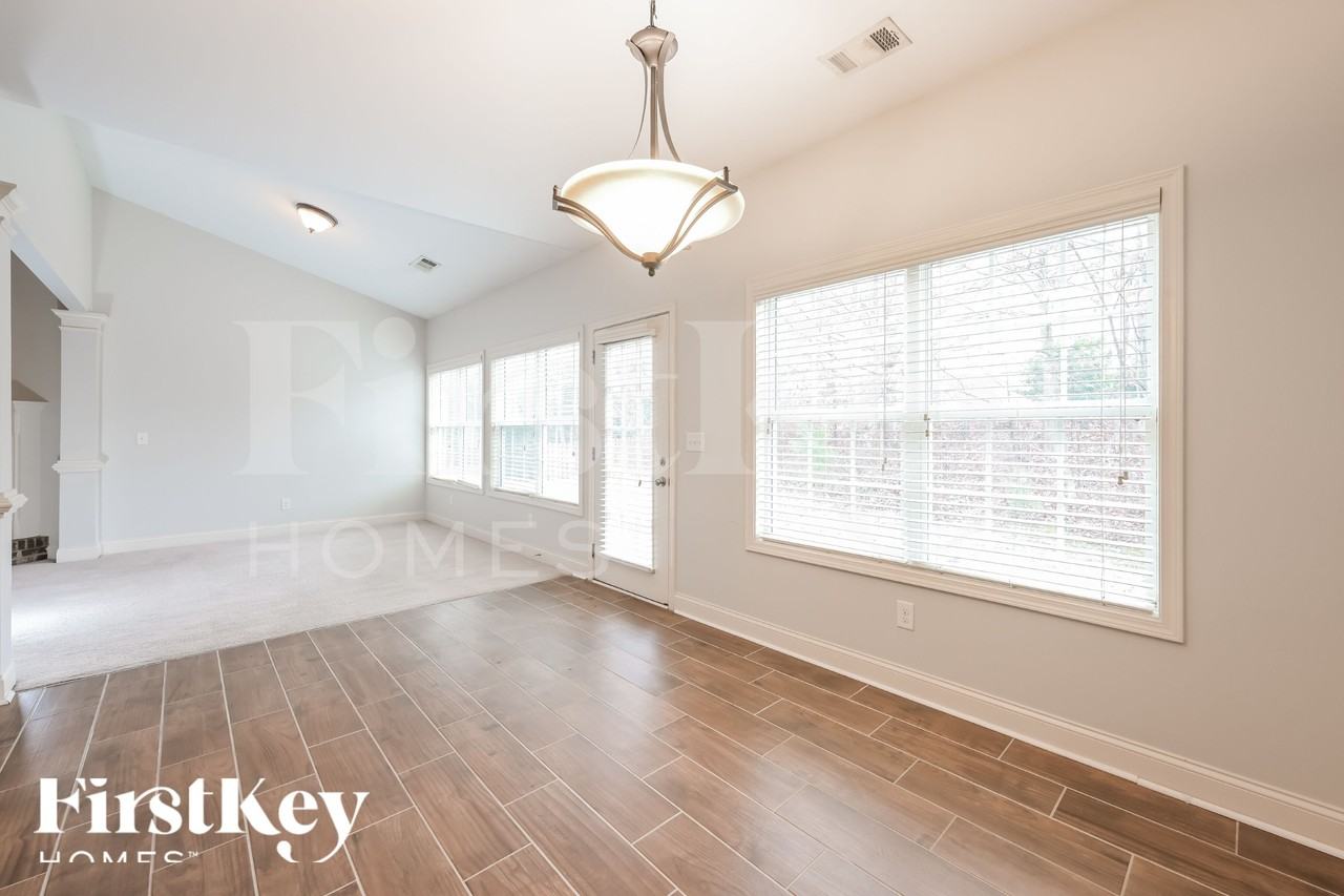 6205 Little Cove Dr - Photo 5 of 19