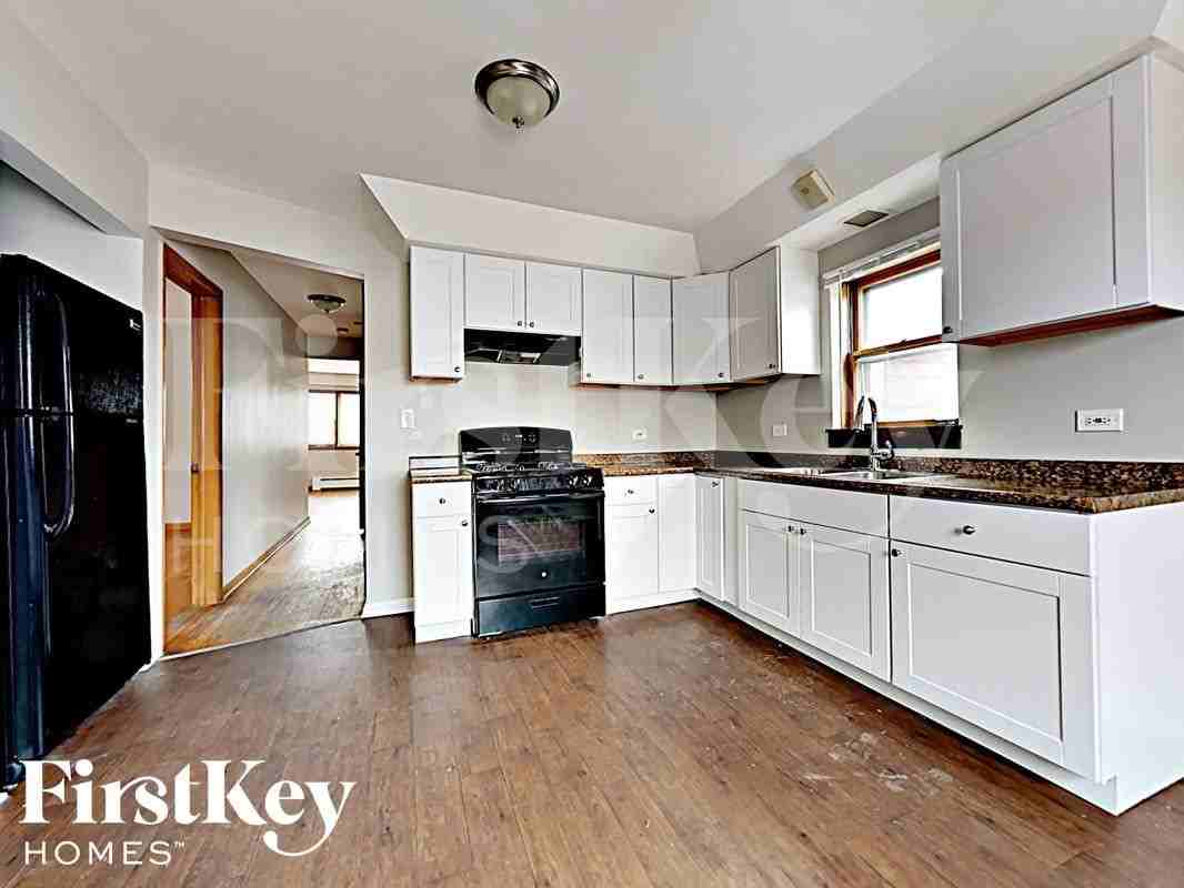 6204 S Kildare Ave - Photo 6 of 16