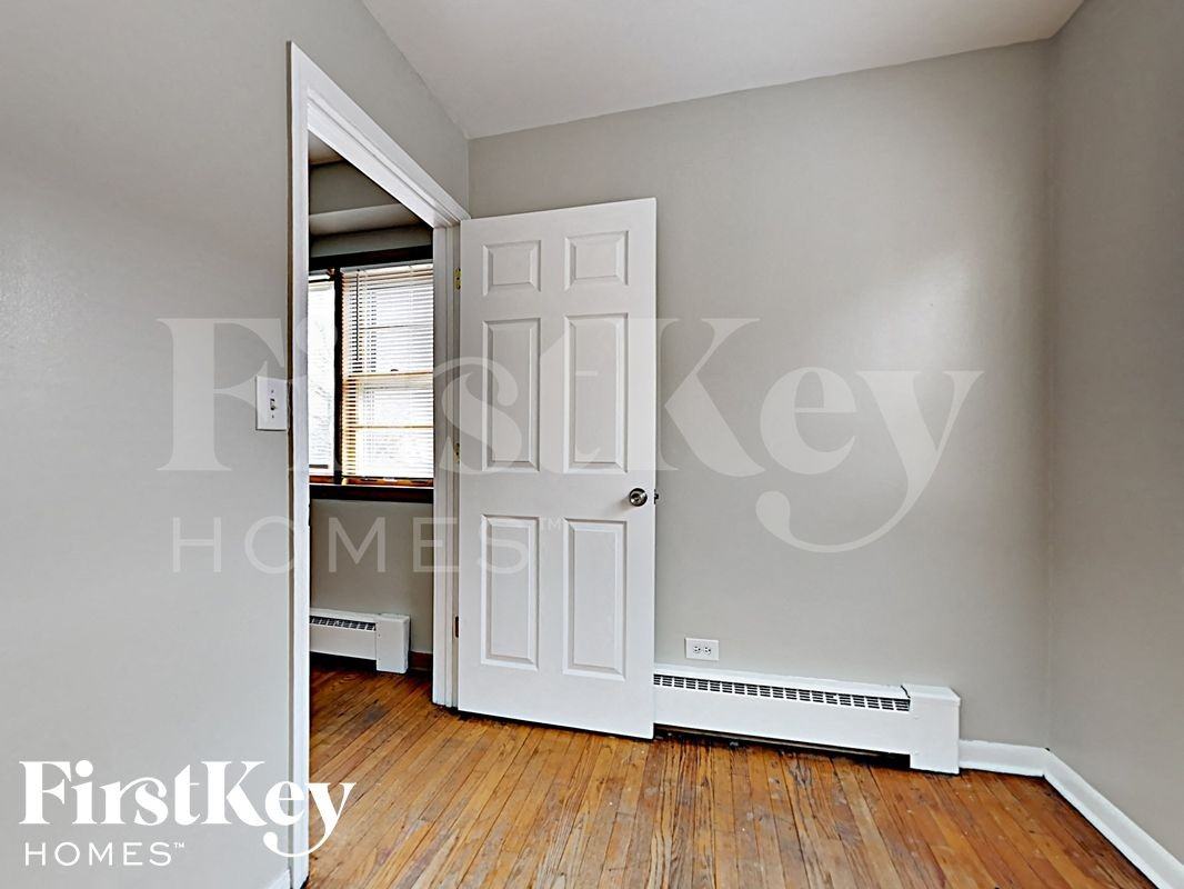 6204 S Kildare Ave - Photo 7 of 16