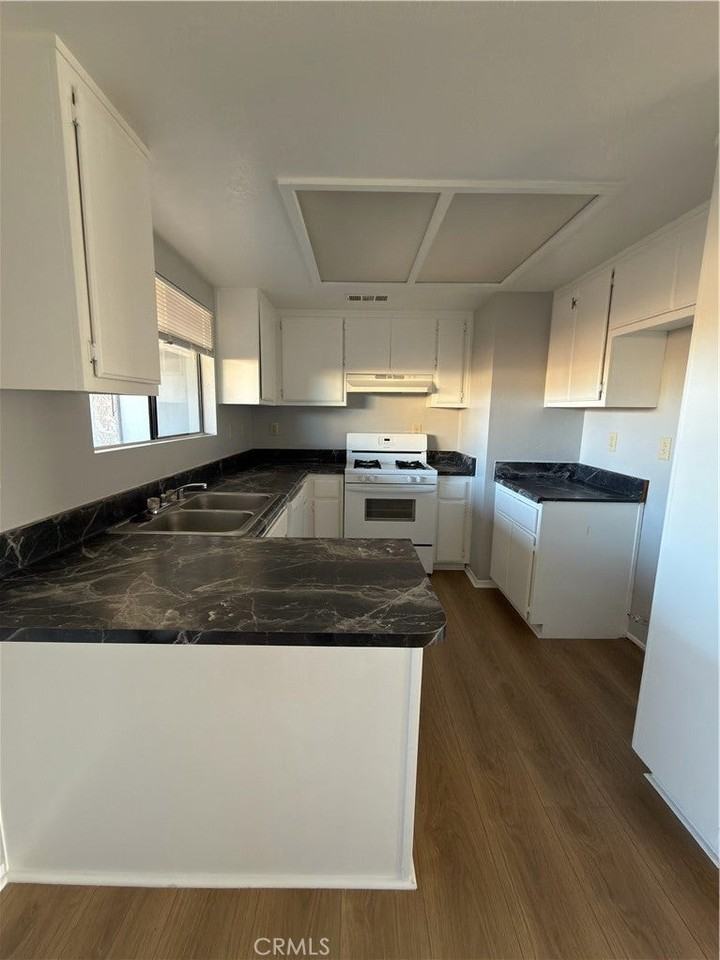 10547 Cochiti Rd - Photo 4 of 10