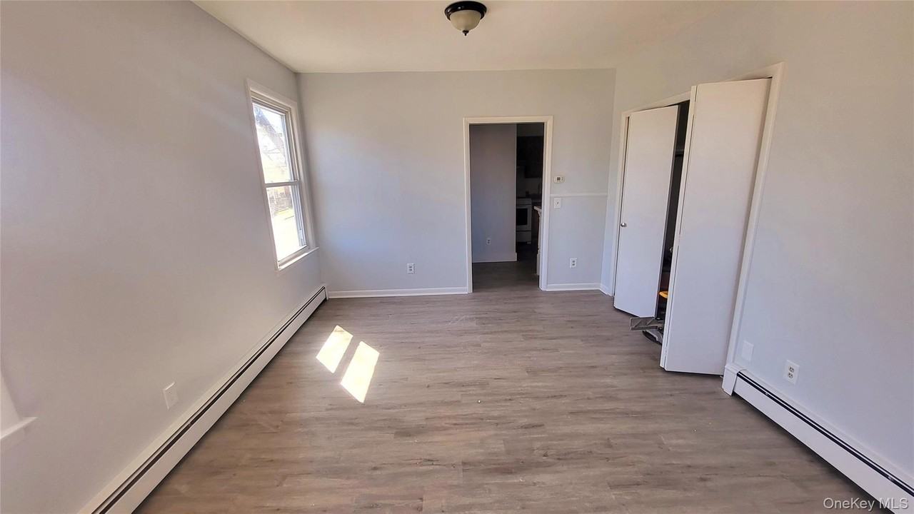 531 Haight Ave - Photo 4 of 8