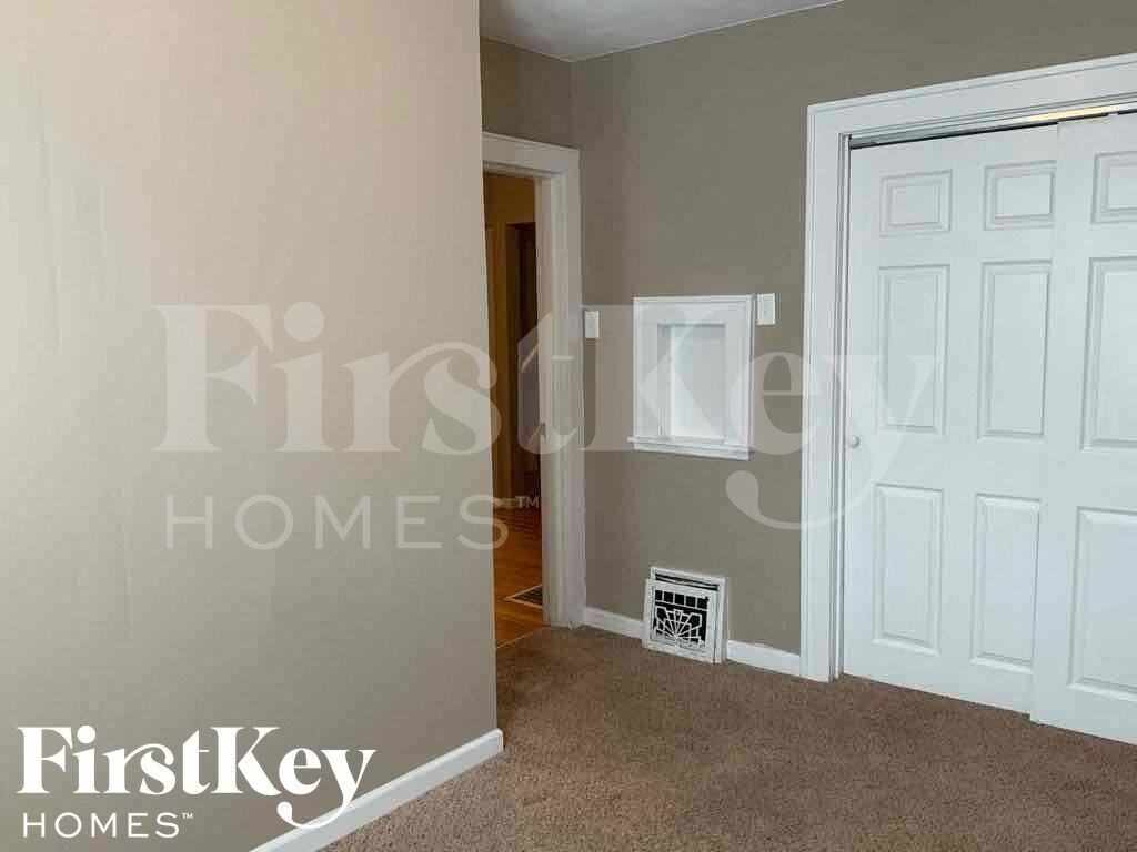 600 Larkin Ave - Photo 7 of 25