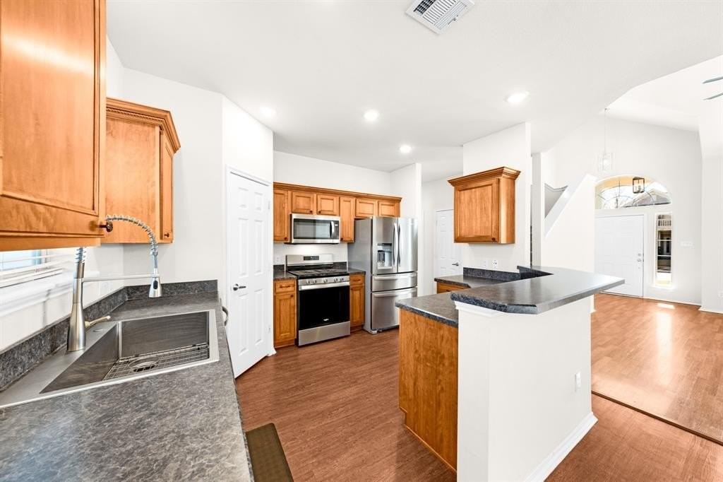 9840 Wild Ginger Dr - Photo 6 of 33