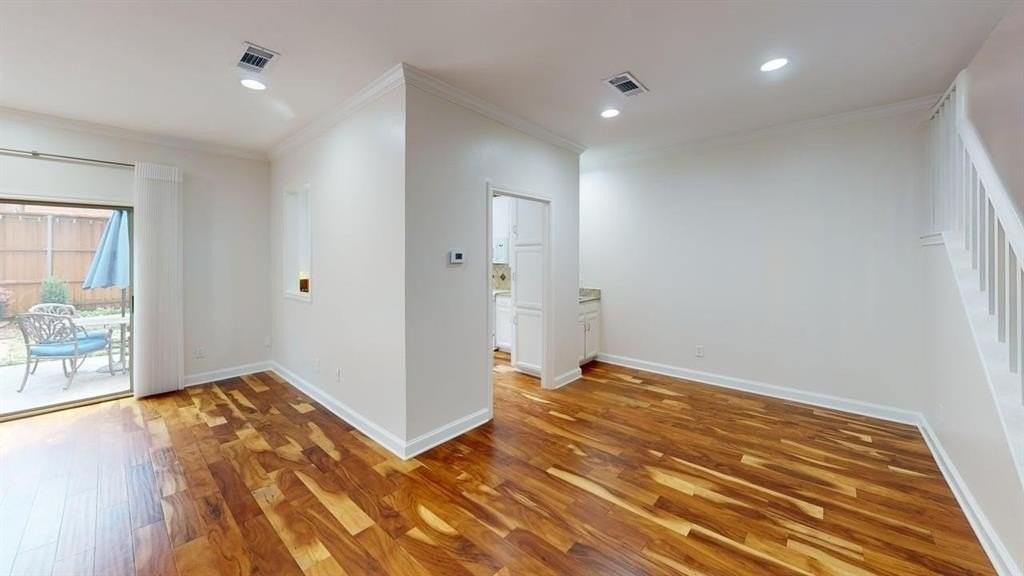 5734 Remington Park Sq - Photo 6 of 19