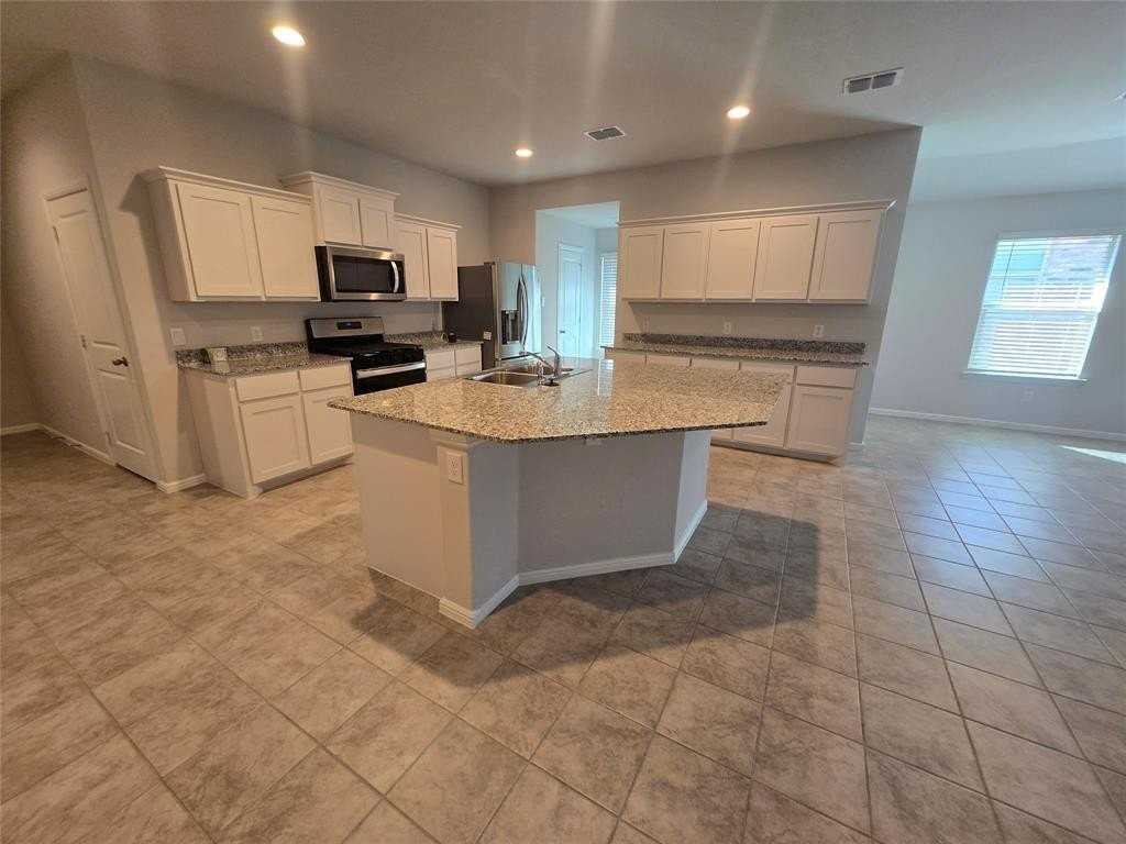 5900 Piedrosa Ct - Photo 3 of 7