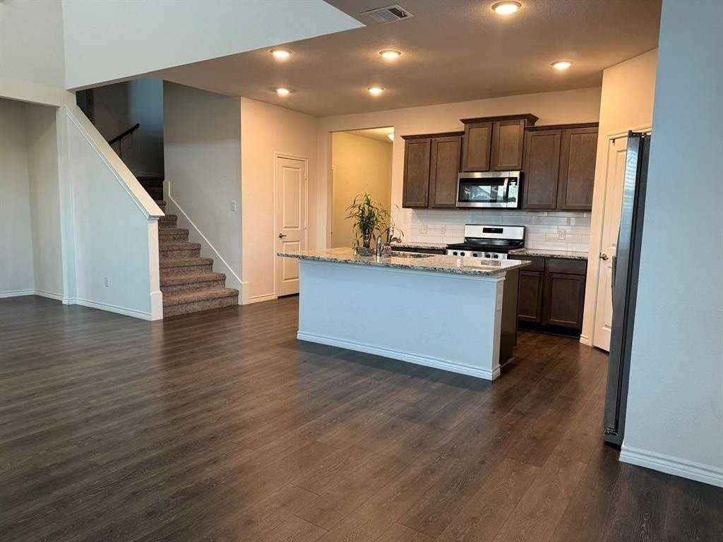 411 Smokey Trl - Photo 2 of 21