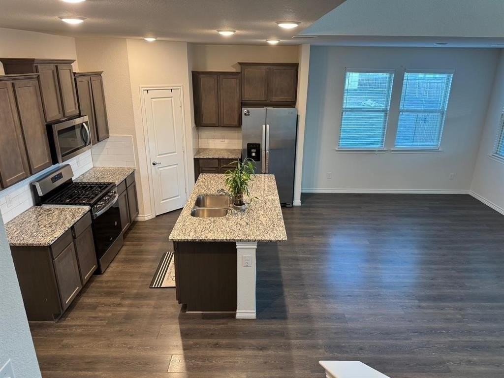 411 Smokey Trl - Photo 7 of 21